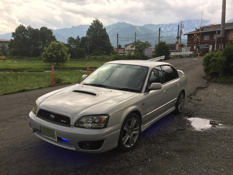 レガシィB4のマジョーラスペクトラリングシルバー・レガシィb4 be5・BE / BH のｵｰﾅｰさん共に維持頑張って行きましょう！・いつもイイネ&コメントありがとうございます🙇‍♂️・アンダーネオンに関するカスタム事例の投稿画像1枚目