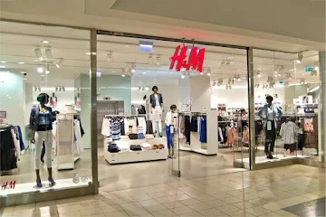 H&M store_image