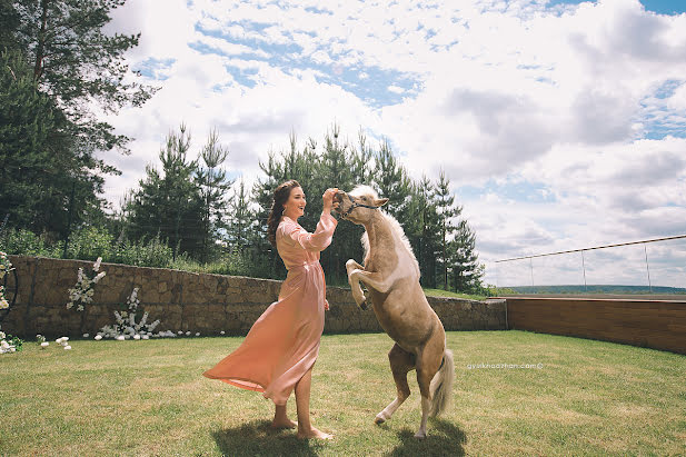 Fotógrafo de casamento Karina Gyulkhadzhan (gyulkhadzhan). Foto de 17 de julho 2018