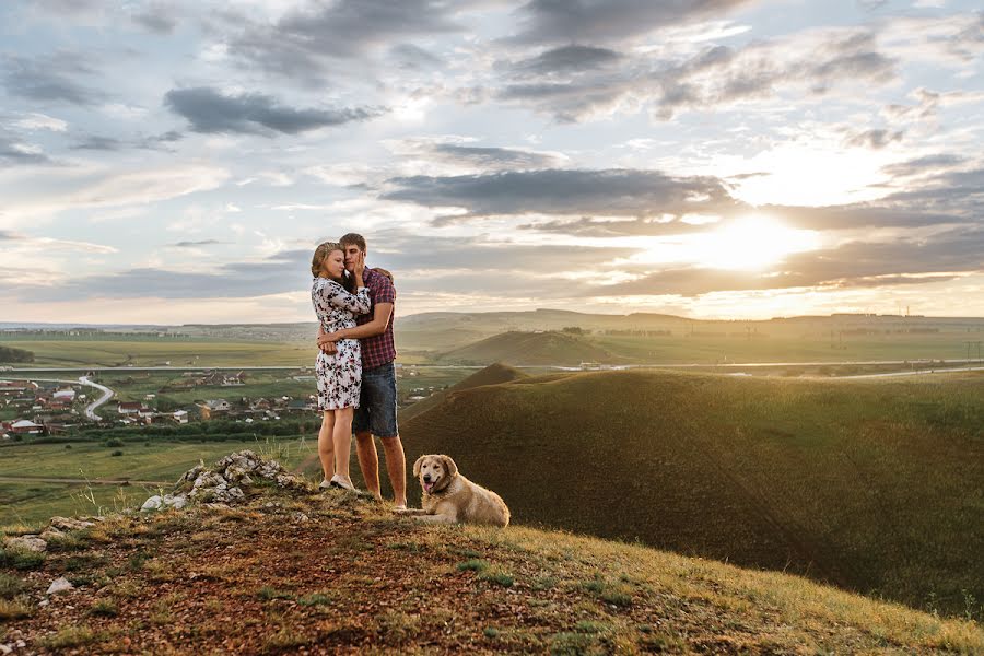 Wedding photographer Irina Podsumkina (sunrays). Photo of 18 July 2017