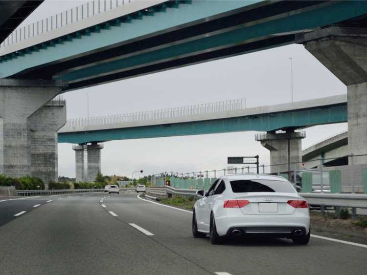 A5 スポーツバックの走行写真・娘に感謝・アウディのある生活・洗車・車高に関するカスタム事例の投稿画像3枚目