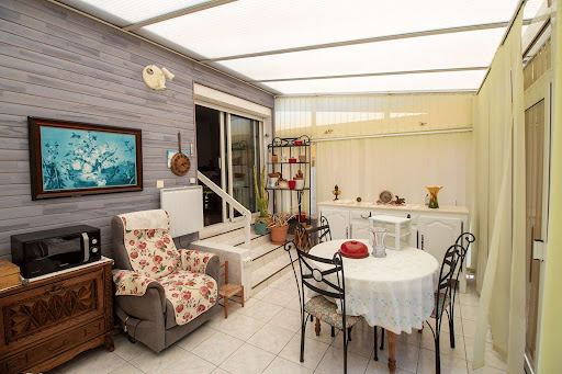 House with garden 1