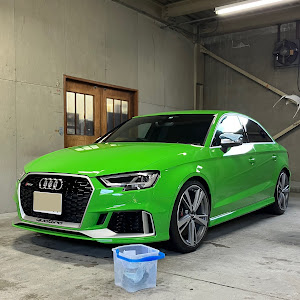 RS3 セダン