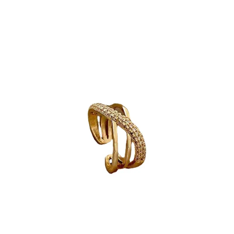 Cross Ring Vrouwen Niche Creatieve en Licht Luxueuze Mode, een Stijlvol Sieraad voor een Unieke en Modieuze Uitstraling.
