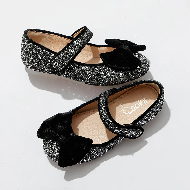 Frühling und Herbst Mädchen Halbschuhe mit weicher Sohle, bequemes neues Design für kleine Füße. Ideal für den täglichen Gebrauch.