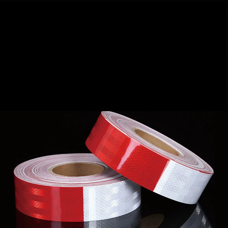 DOT-C2 Rood-Wit Tape Reflecterende Film voor Huisdieren. Verbeter de veiligheid op de weg met uitstekende zichtbaarheid voor voertuigen.