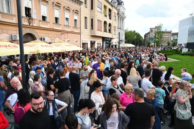 U Novom Sadu protestna blokada saobraćaja na ulazu u grad