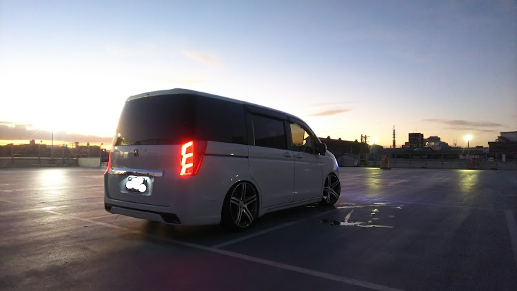 ステップワゴンのホイール交換・DIY・ドライブ・車高調整に関するカスタム事例の投稿画像2枚目