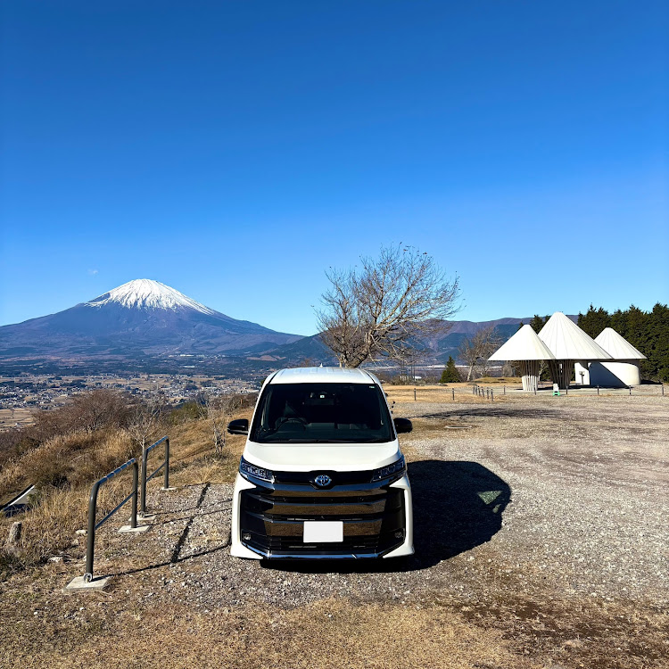 ノアのあけましておめでとうございます・今年もよろしくお願いします・謹賀新年2025・誓いの丘公園に関するカスタム事例の投稿画像5枚目