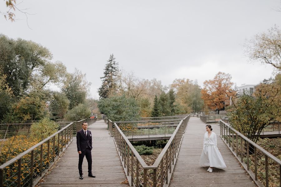 Wedding photographer Marina Lobanova (lassmarina). Photo of 11 April 2023