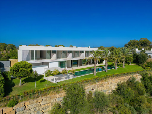 Modern villa with pool and garden - Prestige property for sale in Marbella