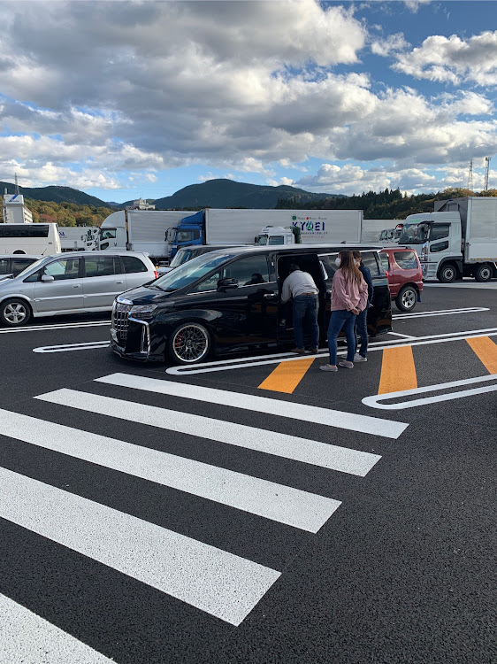 アルファードのGO TO　トラベル・30アルファード後期・Kuhl Racing・城に関するカスタム事例の投稿画像6枚目