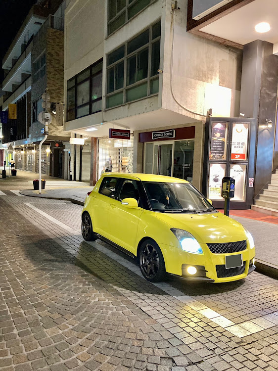 スイフトスポーツのClintonさんが投稿したカスタム事例の投稿画像1枚目