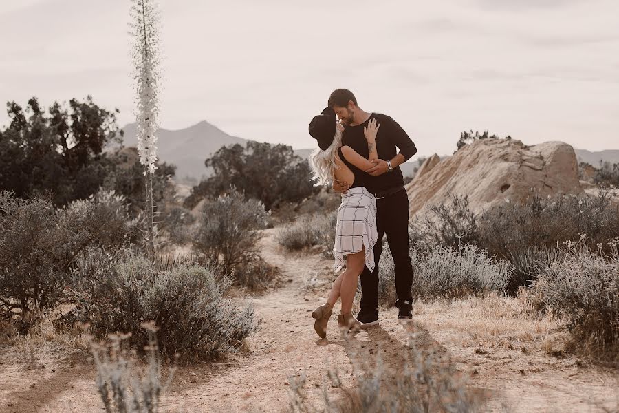 Wedding photographer Valentina Sidorova (cosmopolitphoto). Photo of 11 August 2018