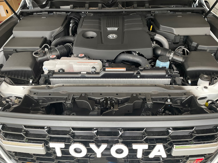 ランドクルーザーのハニカムグリル・激安グリルマーカー・車種専用設計じゃないけど・防水処理・国産V型6気筒保存会に関するカスタム事例の投稿画像6枚目