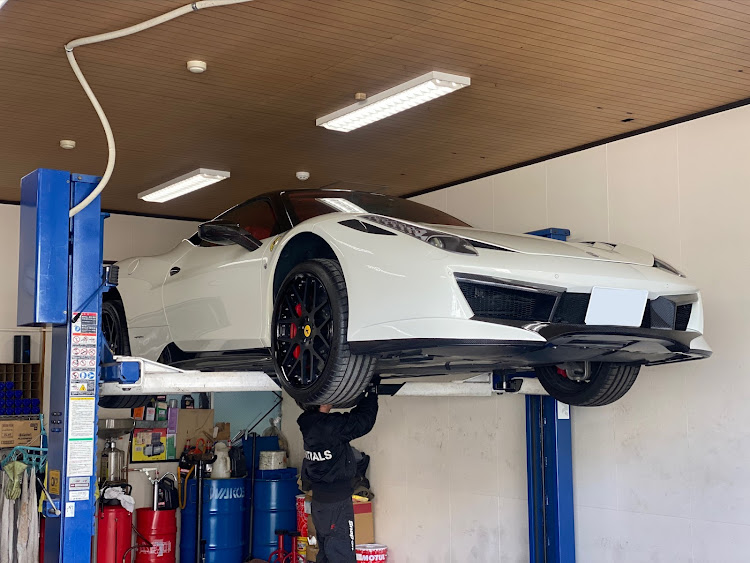 458イタリアのオイル交換・配線・ブリリアント・レゴリスオート・スマホホルダーに関するカスタム事例の投稿画像2枚目