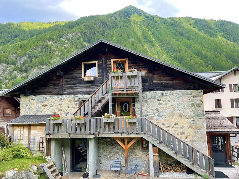 Vente chalet 10 pièces 380 m² à Vallorcine (74660), 1 370 000 €