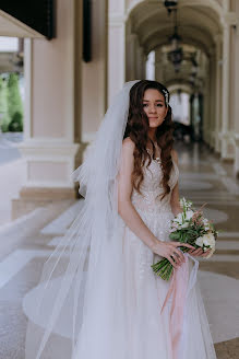 Fotografo di matrimoni Angelina Kozmenko (angelinakd). Foto del 26 aprile 2022