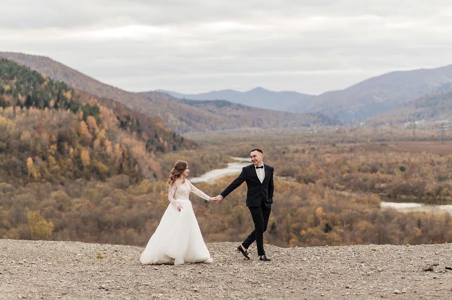 Fotografo di matrimoni Iryna Husak (irynahusak). Foto del 16 dicembre 2021