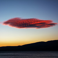 Tramonto con nuvola sul lago di Bracciano di 