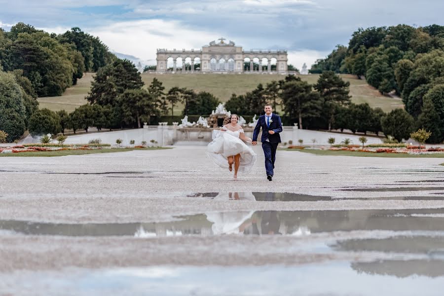 Fotógrafo de casamento Viktória Horváth-Mándli (kvphoto). Foto de 15 de dezembro 2023