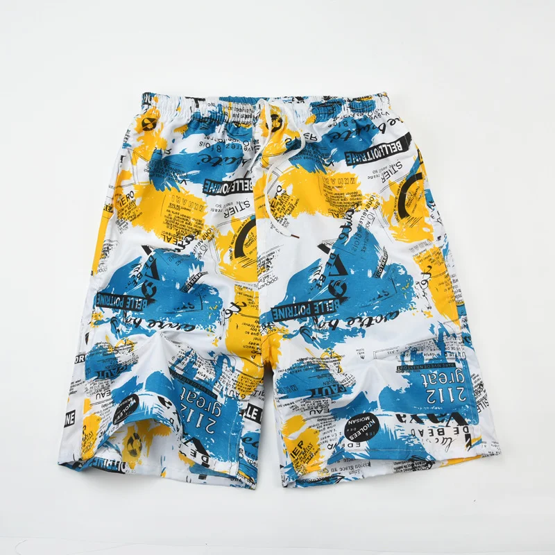 Herren lässige, bedruckte Fünf-Punkt-Badehosen. Bequeme Badeshorts für Männer, ideal für Strand und Pool. Perfekter Style für den Sommer.