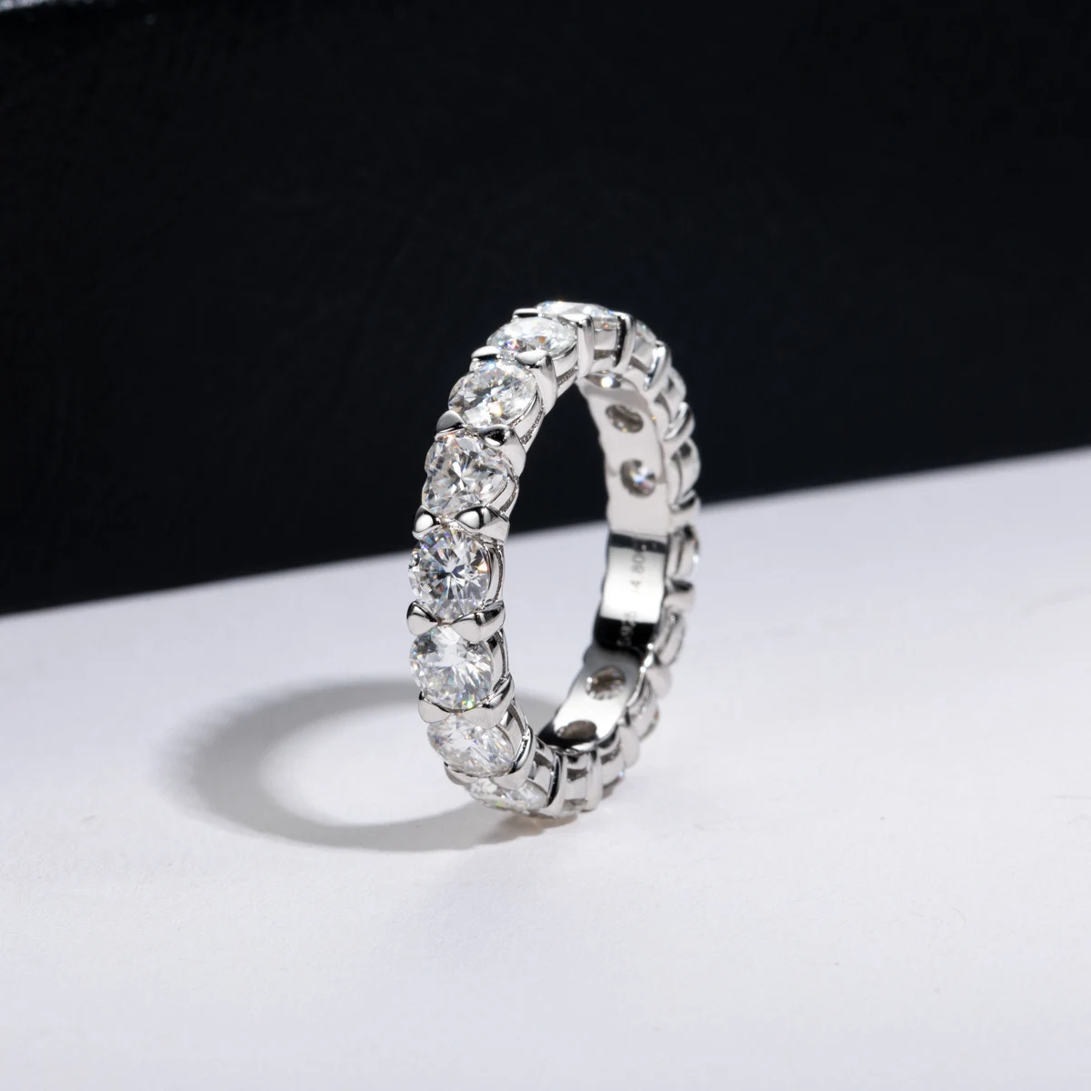 Title 9, Sterling zilveren moissanite ring met vergulde ...