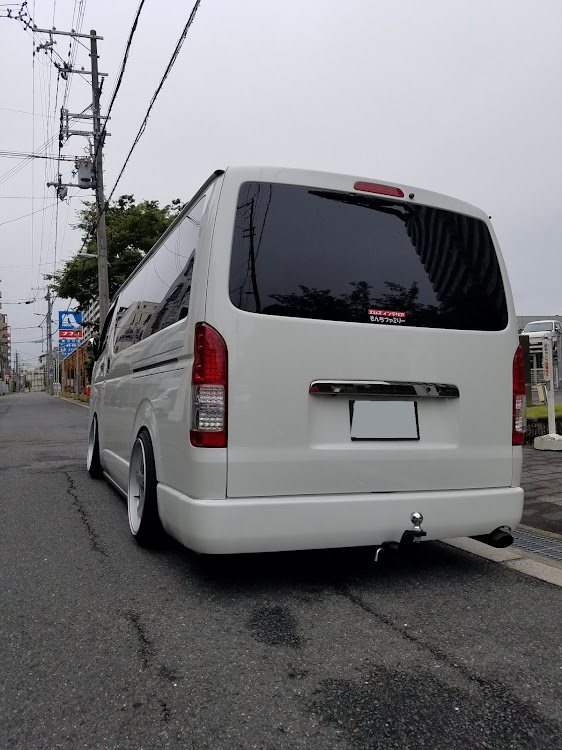 ハイエースのハイエース・追突事故・車は復活・体はまだ…に関するカスタム事例の投稿画像2枚目