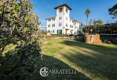 Villa with pool and garden 5