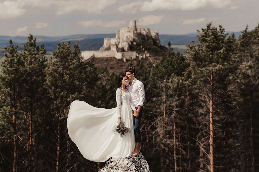 Fotografo di matrimoni Uģis Nagliņš (ugisnaglins). Foto del 20 maggio 2019