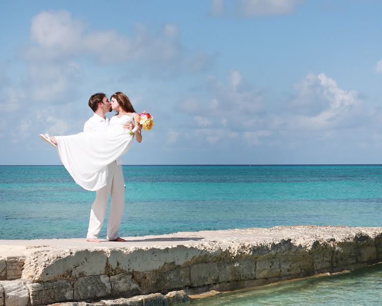 Fotógrafo de bodas Dennis Aliaksandrou (photoartllc). Foto del 16 de mayo 2017