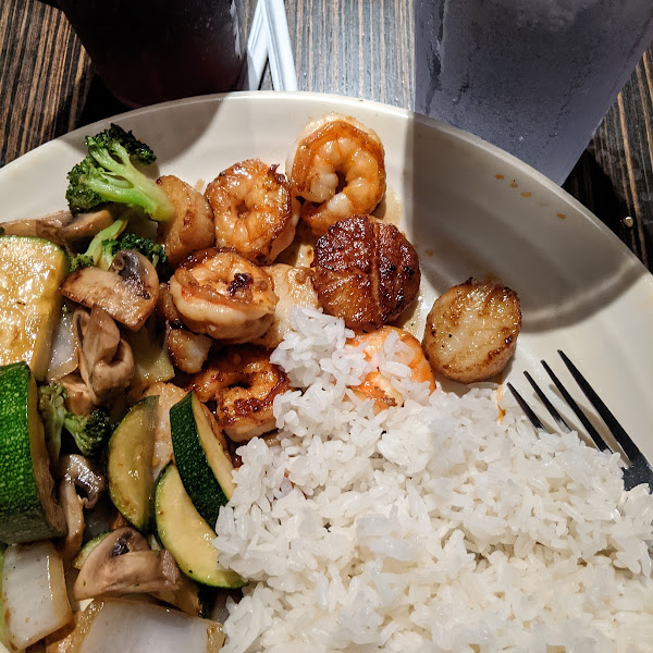 gf shrimp and scallops with gf soy sauce