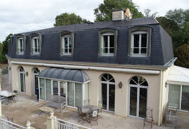 Maison avec piscine et terrasse 17