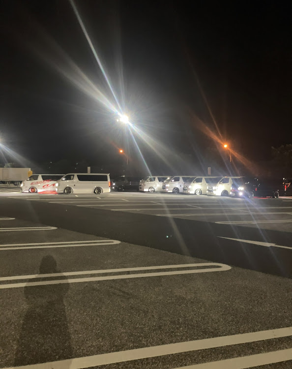 ハイエースバンの市原オフ・生足・C-BOXに関するカスタム事例の投稿画像2枚目