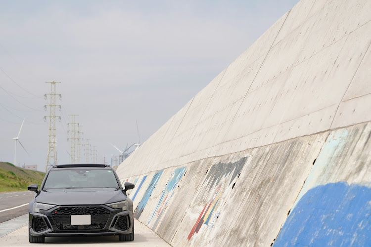 RS3 スポーツバックのAudiのある生活・何時もいいねコメントありがとうございます😊・千人画廊に関するカスタム事例の投稿画像6枚目