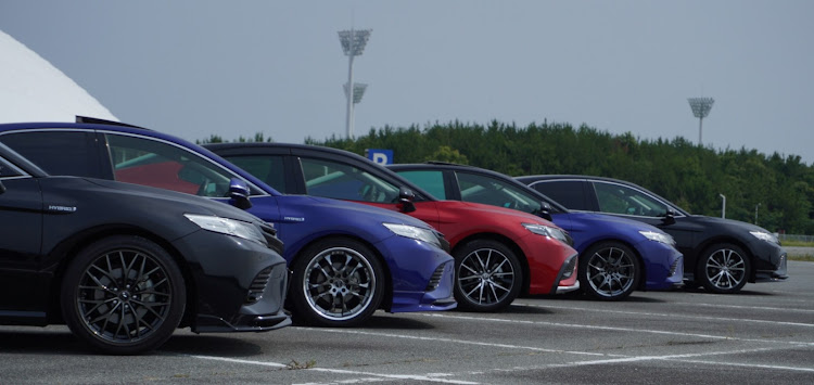 カムリのカムリws・AXVH70・プチオフ会・同色コラボ・山口県に関するカスタム事例の投稿画像1枚目