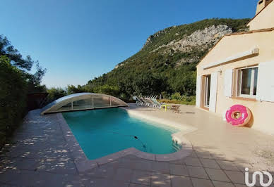 House with pool and terrace 8