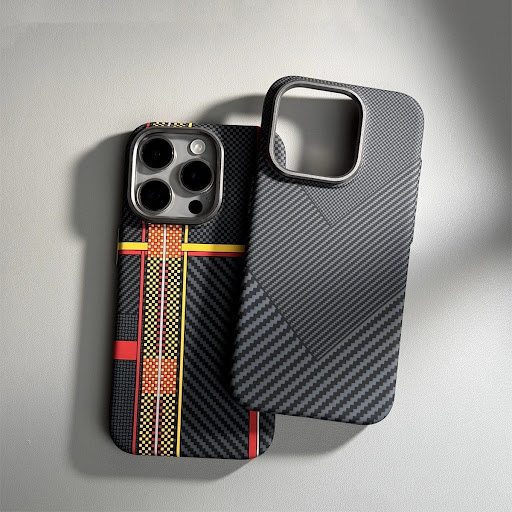 Title 7, iPhone 15 Carbon Fiber Grain Magnetic Phone Cas...