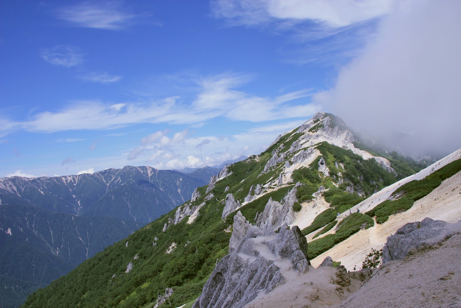 人気の燕岳｜標高2763m！山頂まで約6時間