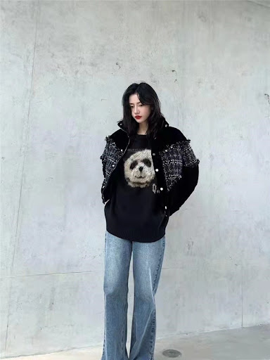 Title 4, Womens Loose Round Neck Three-dimensional Pand...