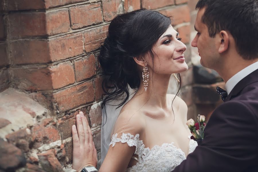 Fotografo di matrimoni Viktor Konopkin (konopkinfamily). Foto del 24 settembre 2016