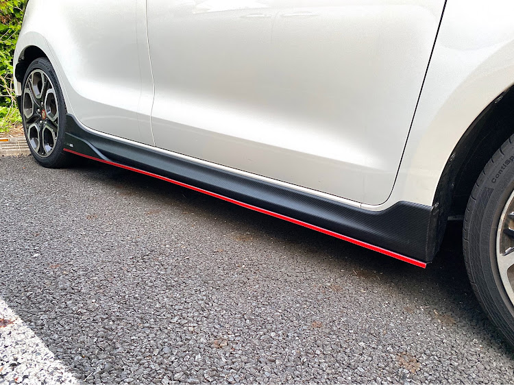 スイフトスポーツのスイフトスポーツ・zc33s・カスタム・エアロ・DIYに関するカスタム事例の投稿画像3枚目