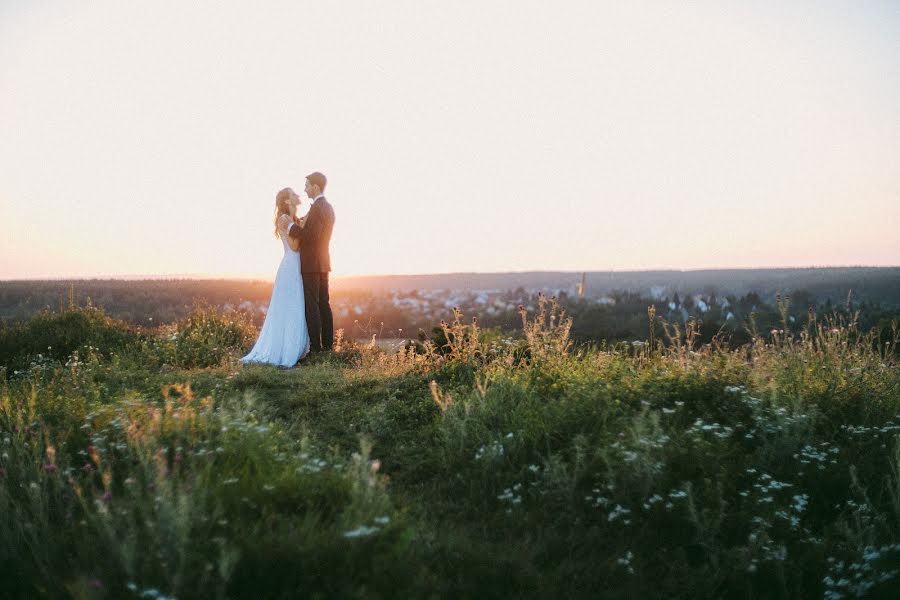 Fotógrafo de casamento Naše Doteky (nasedoteky). Foto de 27 de junho 2022