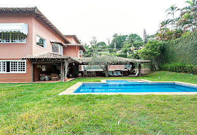 House with pool and garden 9