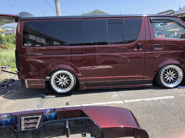 ハイエースバンのDIY・ウィンカーミラー取付・フェイスチェンジ・スピーカー交換・作業オフ会に関するカスタム事例の投稿画像3枚目