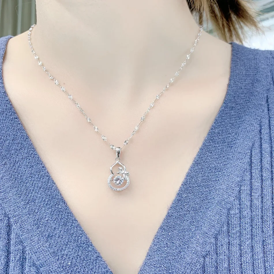 Colar feminino de prata esterlina com coração pulsante Design de nicho de luxo leve Joia que irradia amor e elegância.