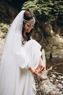 Fotógrafo de casamento Oksana Zakharchuk (youllow). Foto de 1 de fevereiro 2022