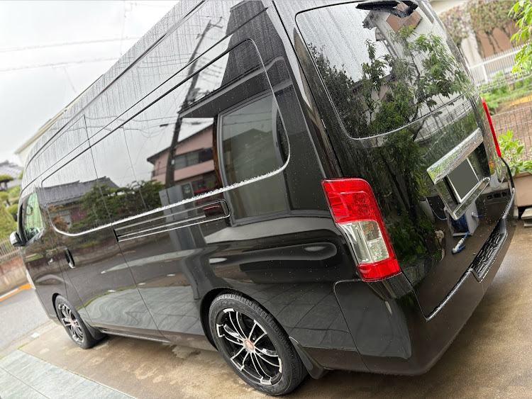 NV350キャラバンの雨・車好きと繋がりたい・キャラバンNV350・日産に関するカスタム事例の投稿画像1枚目