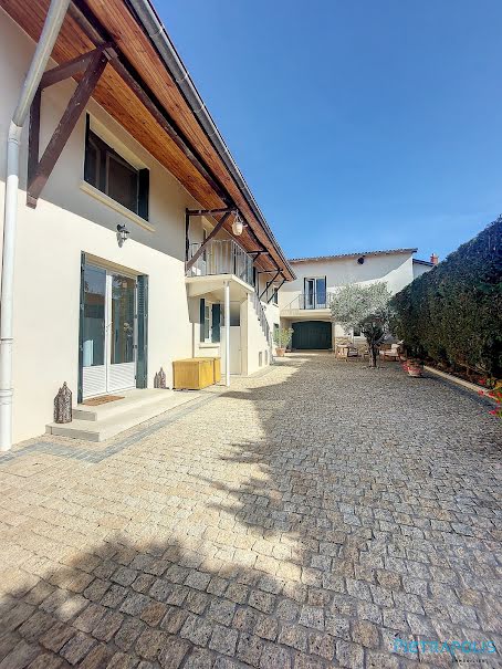 Vente maison 8 pièces 210 m² à Quincieux (69650), 695 000 €