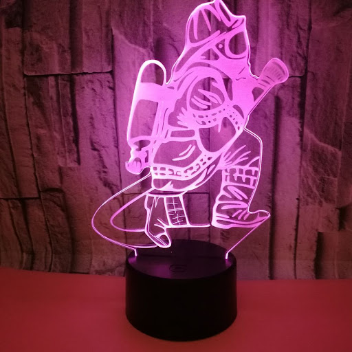 Title 5, Lámpara de noche pequeña 3D Bombero USB Multico...